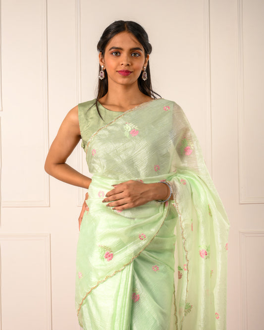 Baag-e-Noor – Green Saree with Deer & Floral Motifs and Handcrafted Kardana Scallop Border