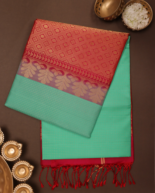Parrot Green Handloom Soft Silk Saree with Raindrop Motifs & Dark Pink Contrast Pallu